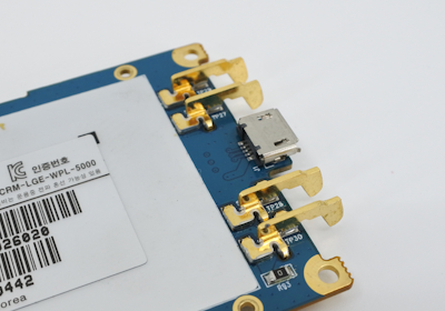 用安装在PCB上的手指条垫片进行电磁波屏蔽和接地功能